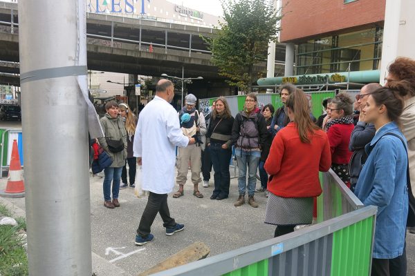 Pendant ce temps là, dans le cadre du festival "Les sciences dans la ville" organisé par l'Université populaire de Bagnolet, Olivier Marboeuf nous emmène dans une visite architecturale aux environs de l'échangeur de Bagnolet. 